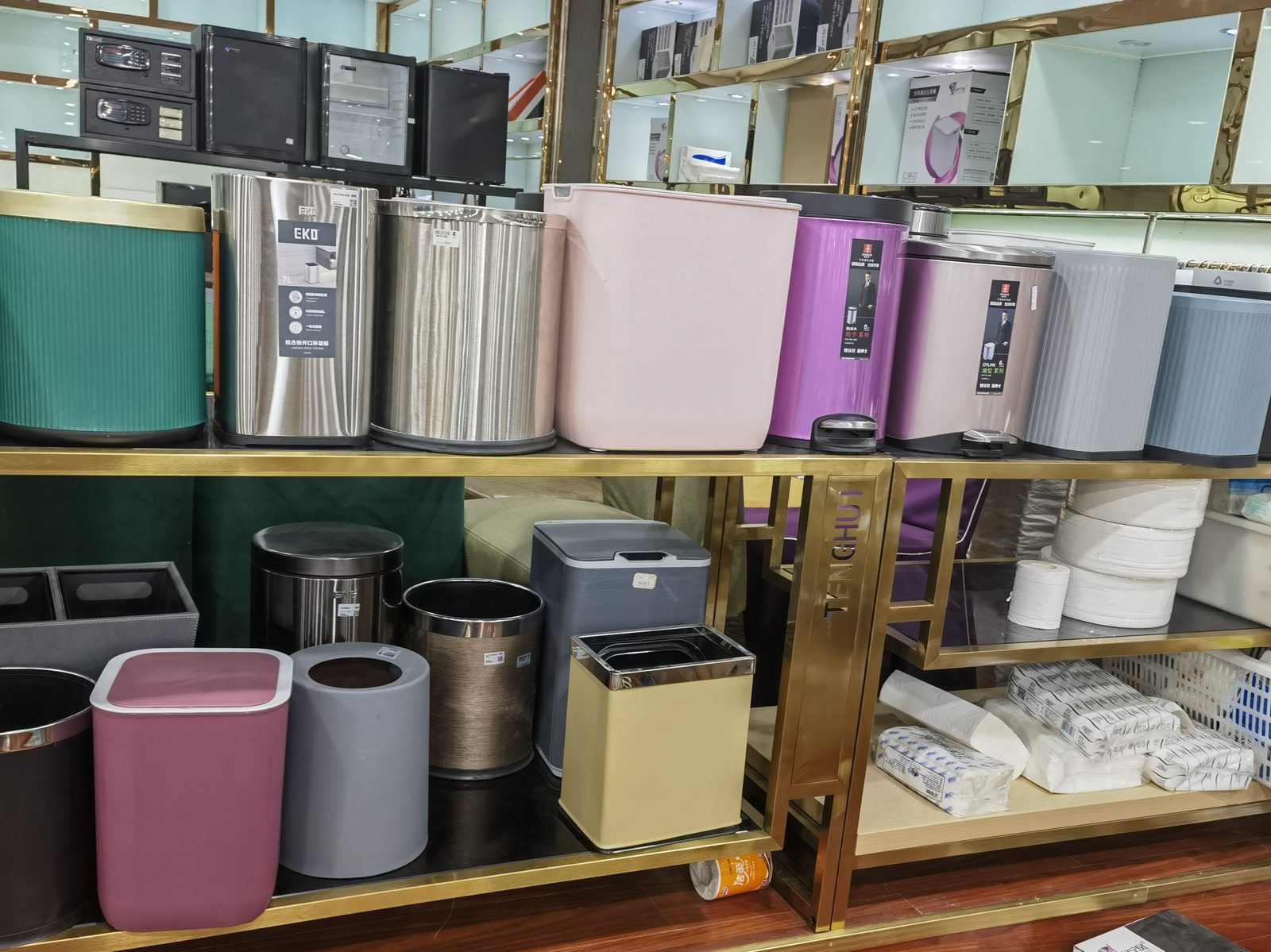 民宿客房用品供应案例——客房小件货架陈列实拍